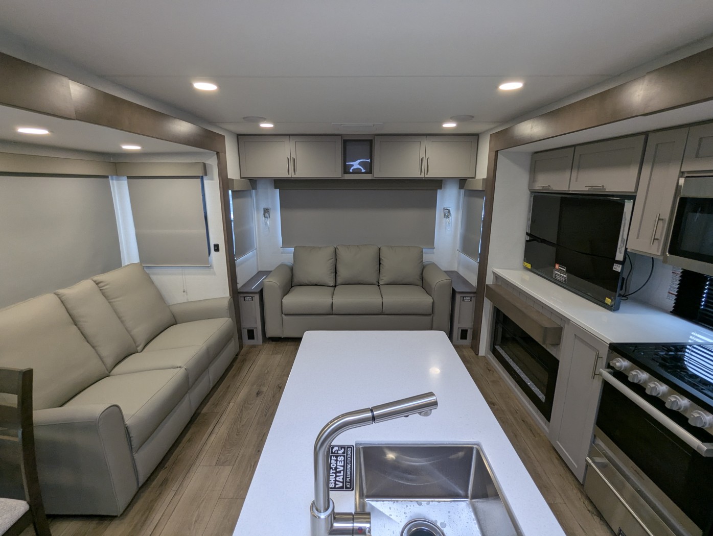 2026 Alliance RV Avenue 298RL - Image 15