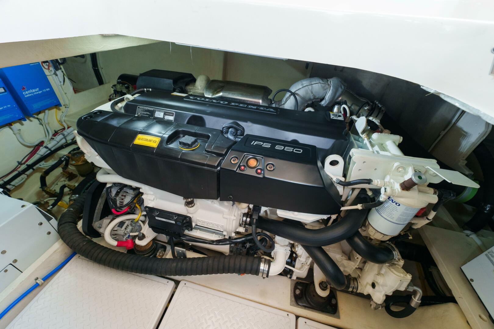 2017 Tiara Yachts C53 Coupe - Image 41
