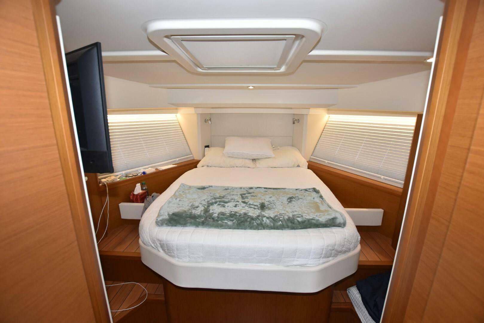 2023 Beneteau Swift Trawler 41 Fly - Image 4
