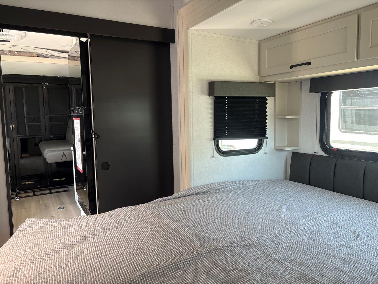 2026 Grand Design Momentum G-Class 21G - Image 22