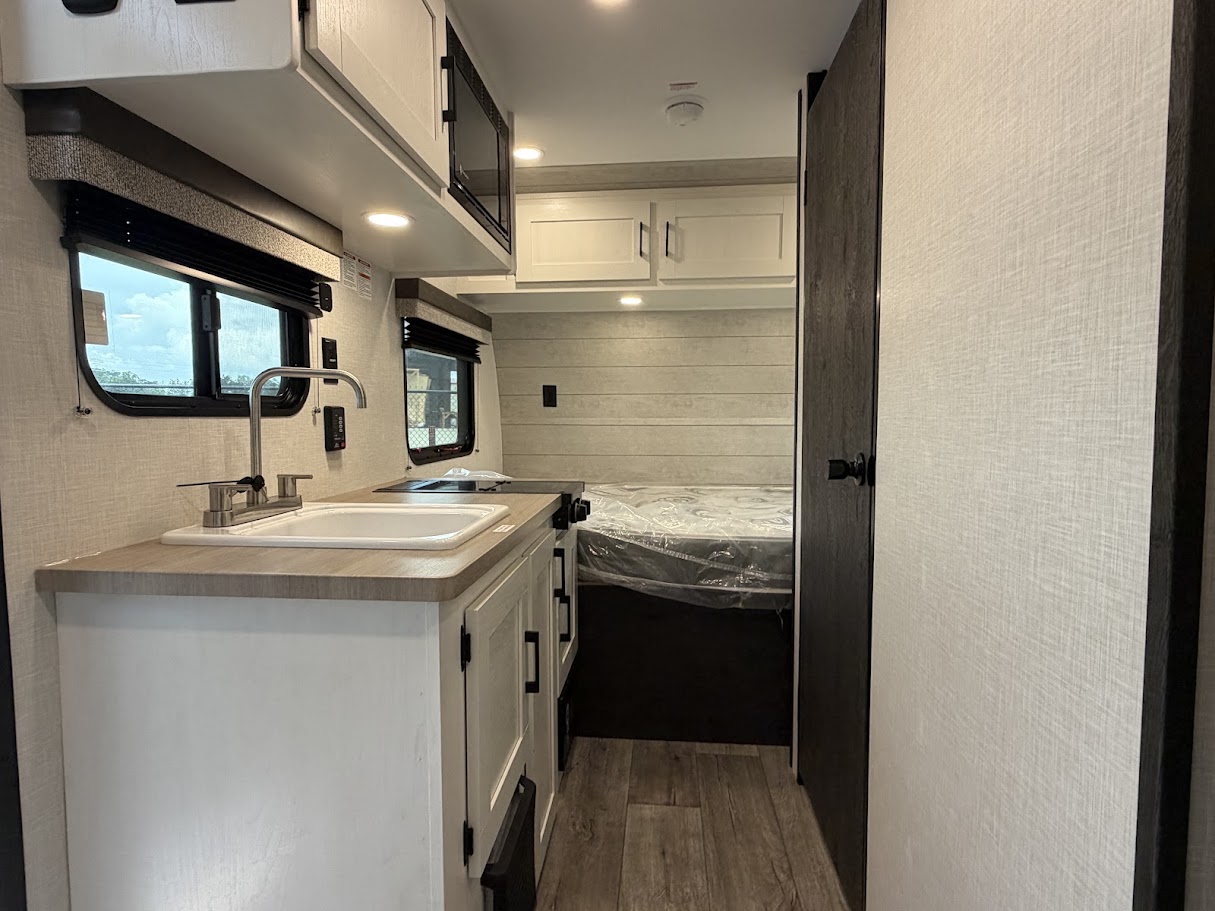 2026 VENTURE RV SIENNA 140VFD - Image 12