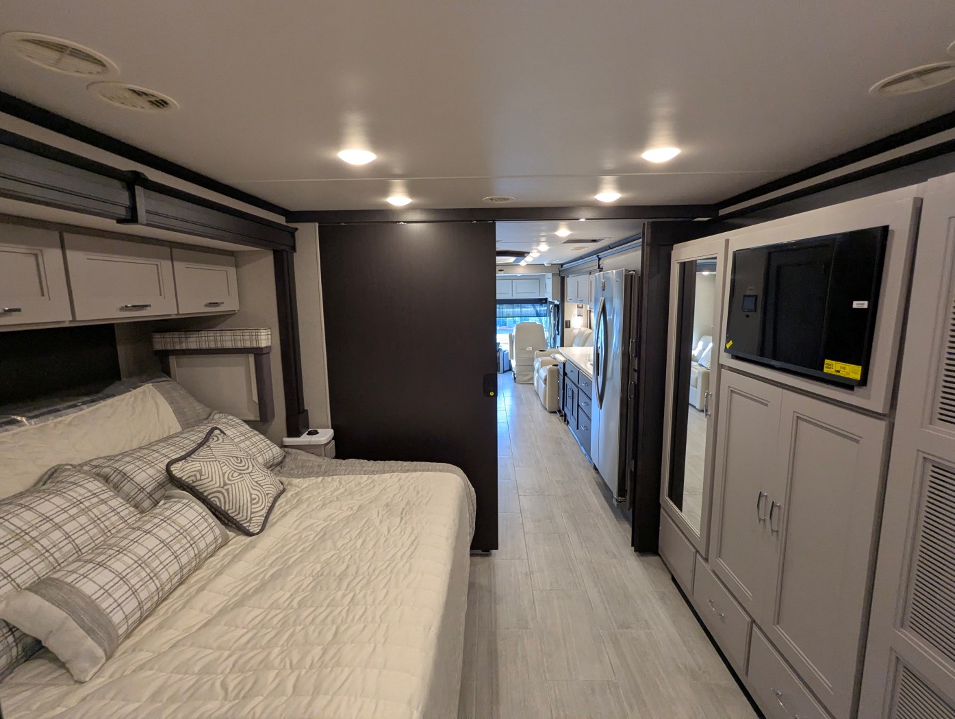 2026 Thor Motor Coach Aria 3901 - Image 36