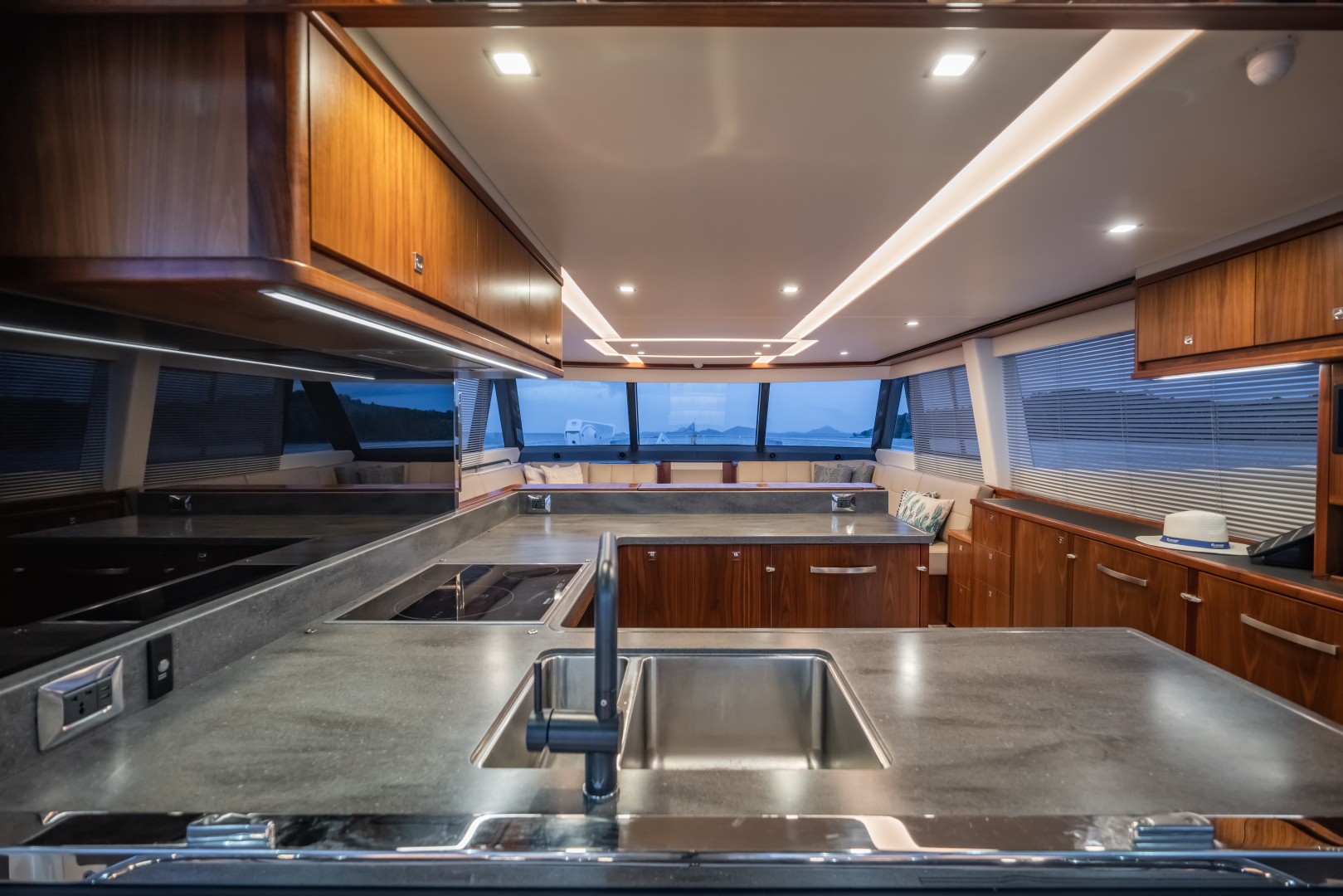 2019 Riviera 68 Sport Motor Yacht - Image 16