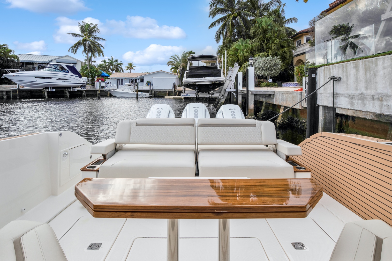 2022 Tiara Yachts - Image 18