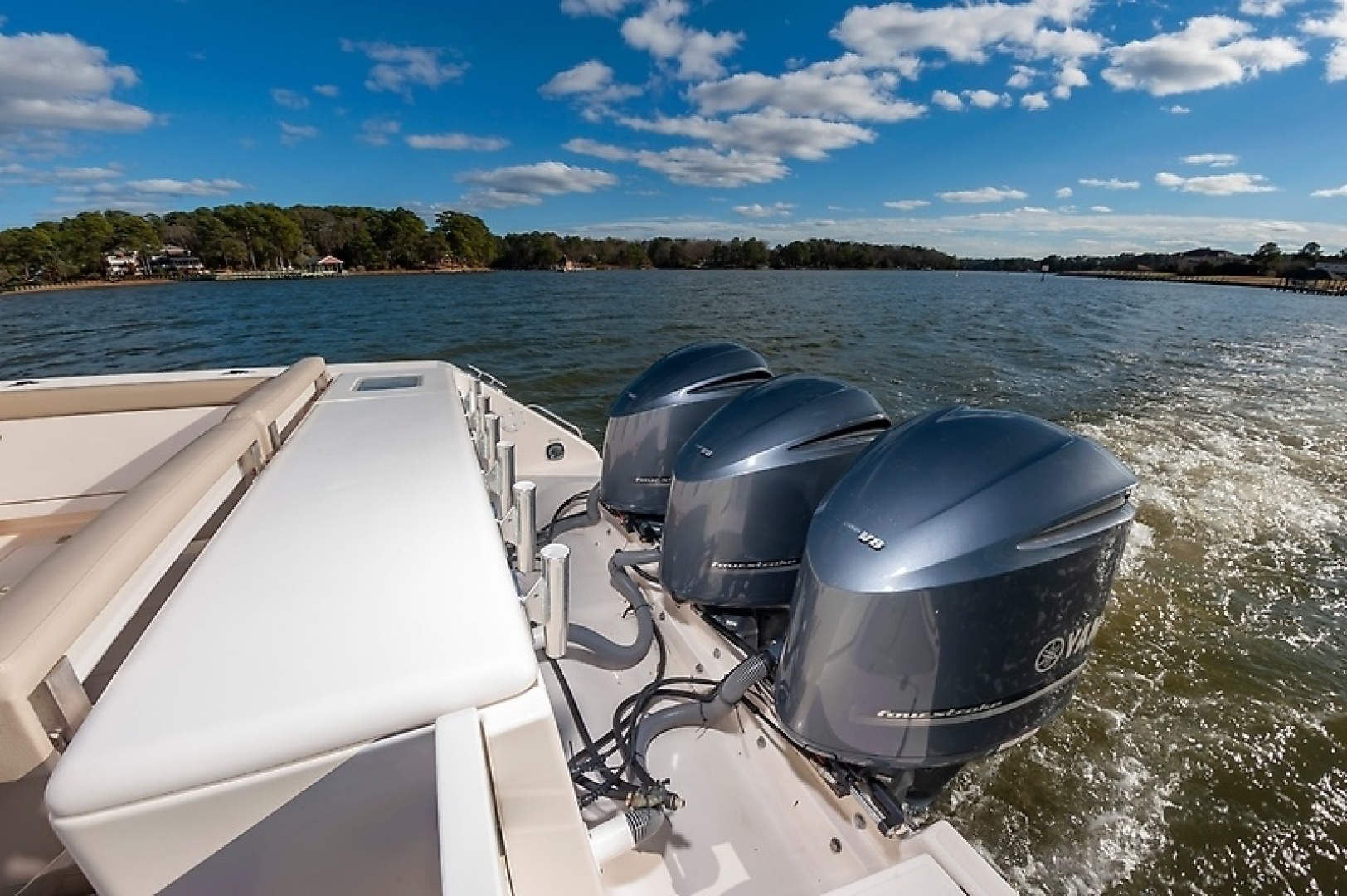 2015 PURSUIT 385 OS Base - Image 7