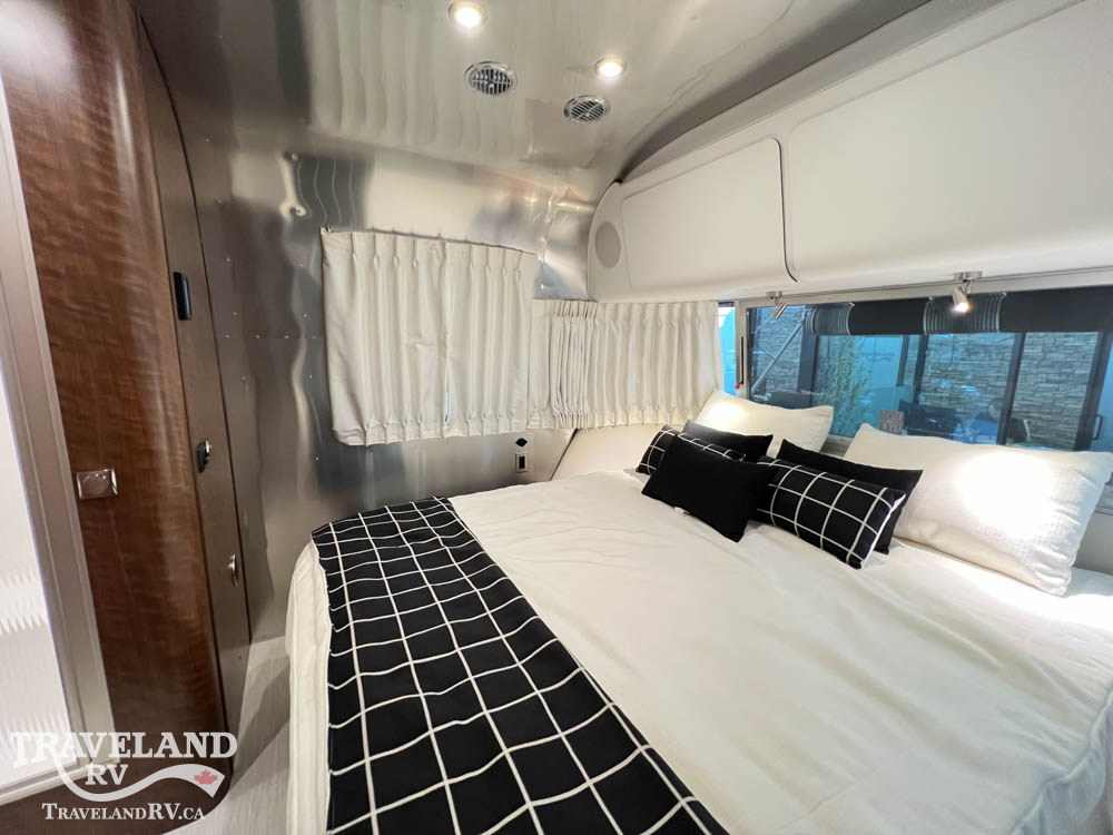 2026 AIRSTREAM 30RBQ GLOBETROTTER - Image 27