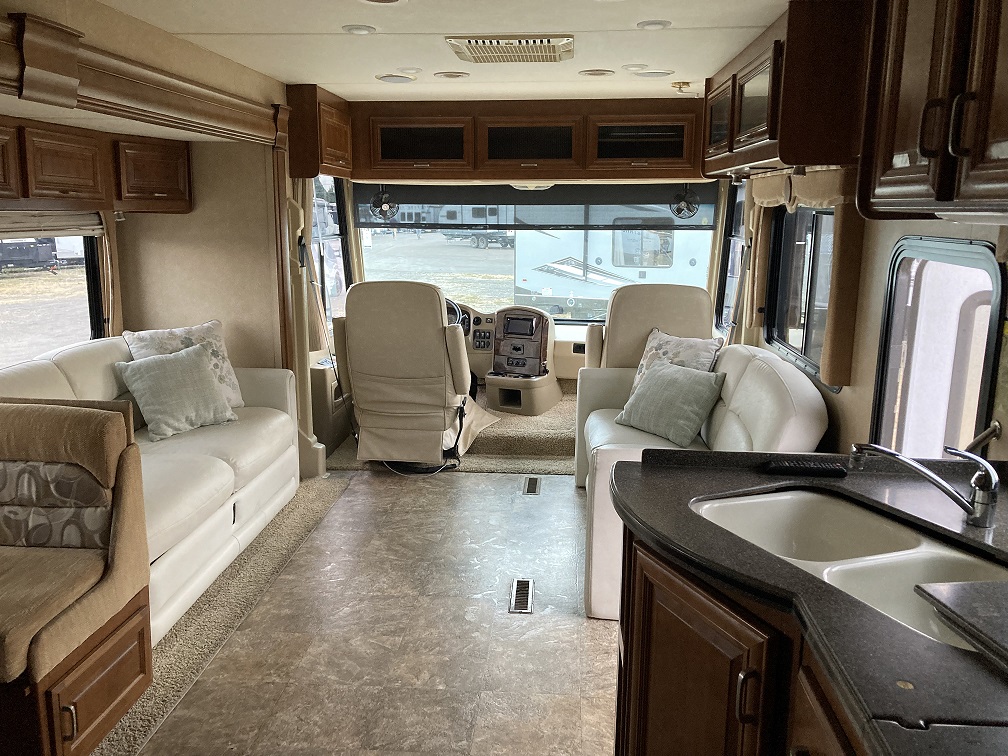 2012 Thor Motor Coach Challenger 32VS - Image 32