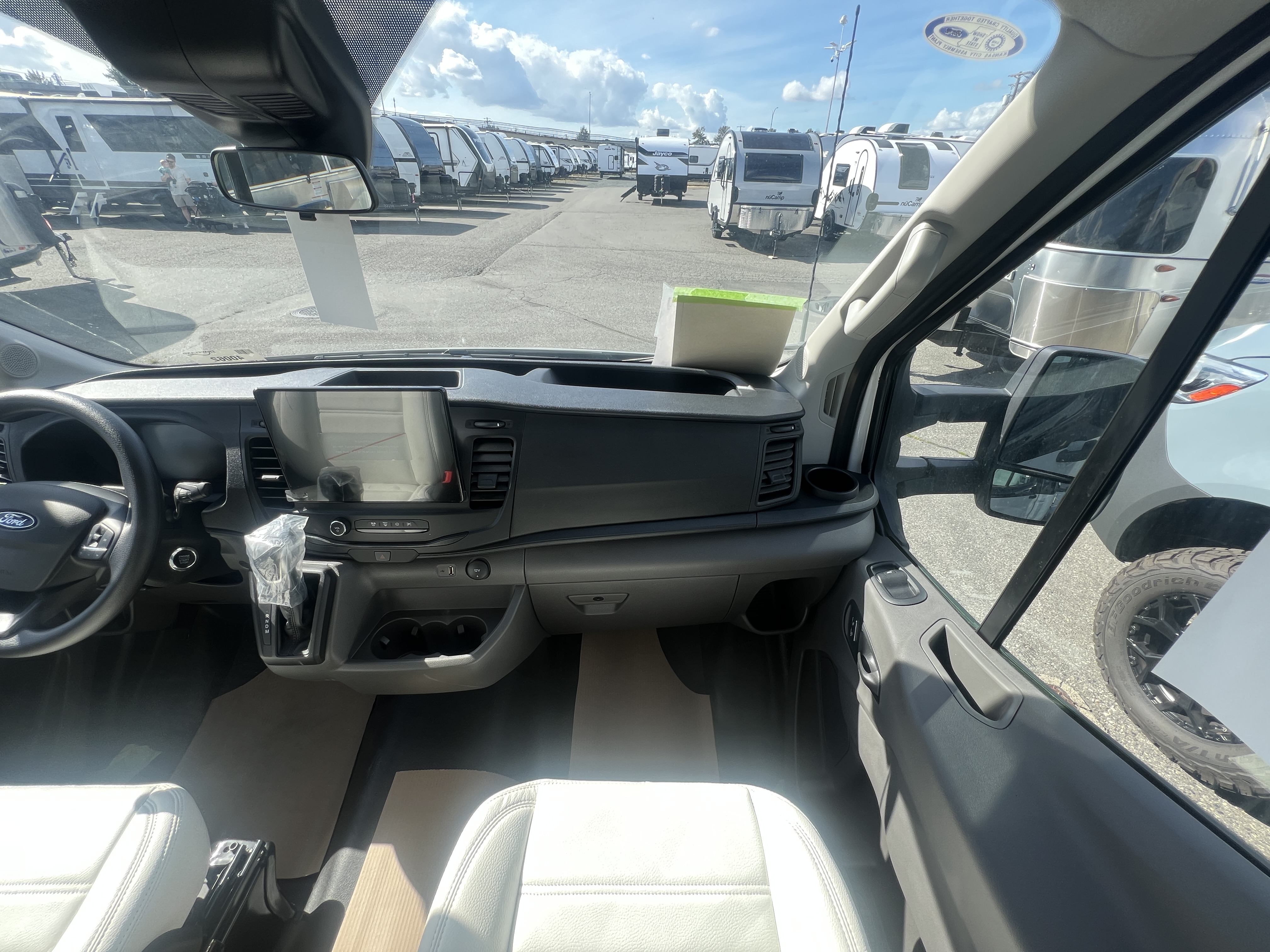 2027 Leisure Travel WONDER W24MBL - Image 13
