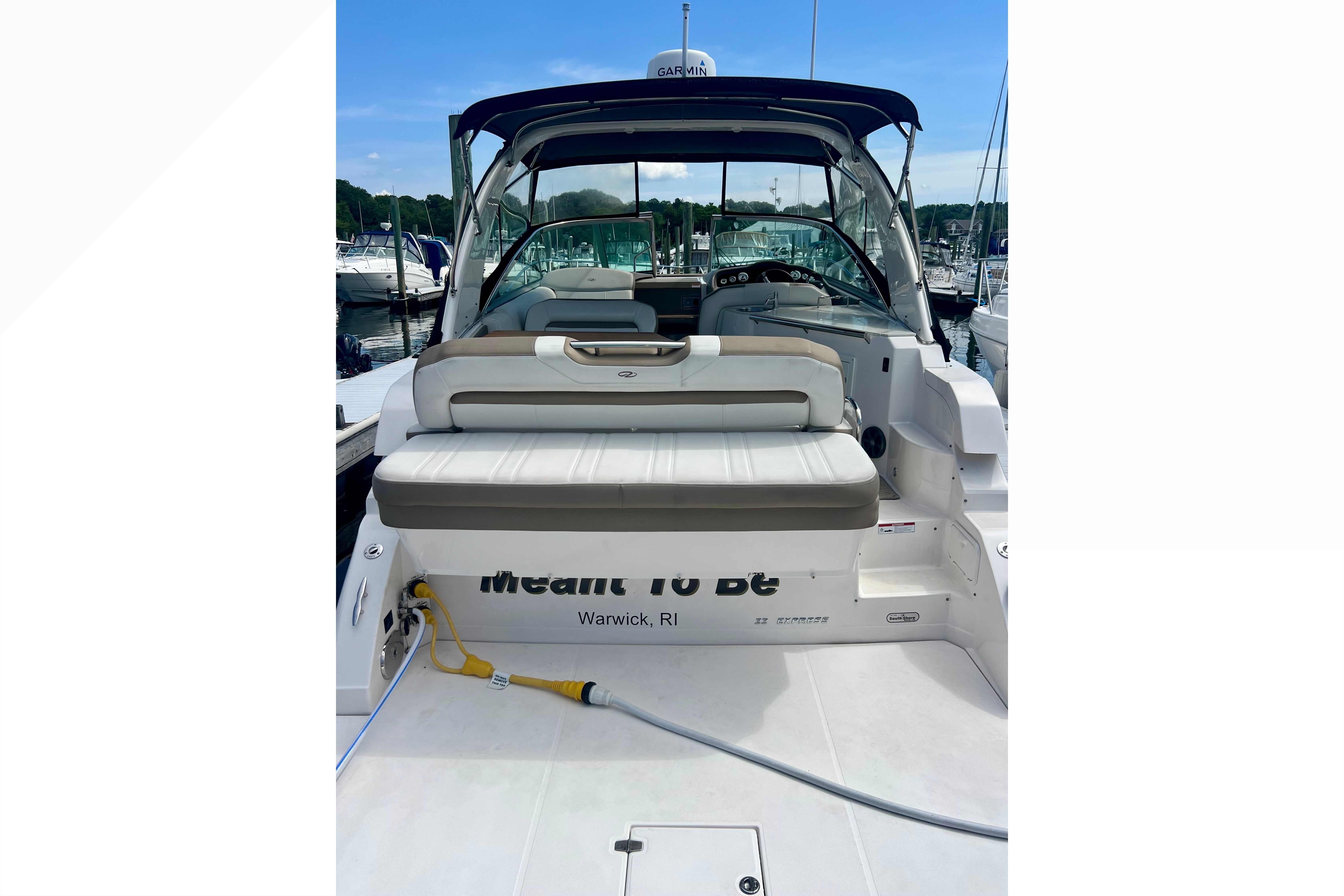 2017 Regal 33 Express - Image 6