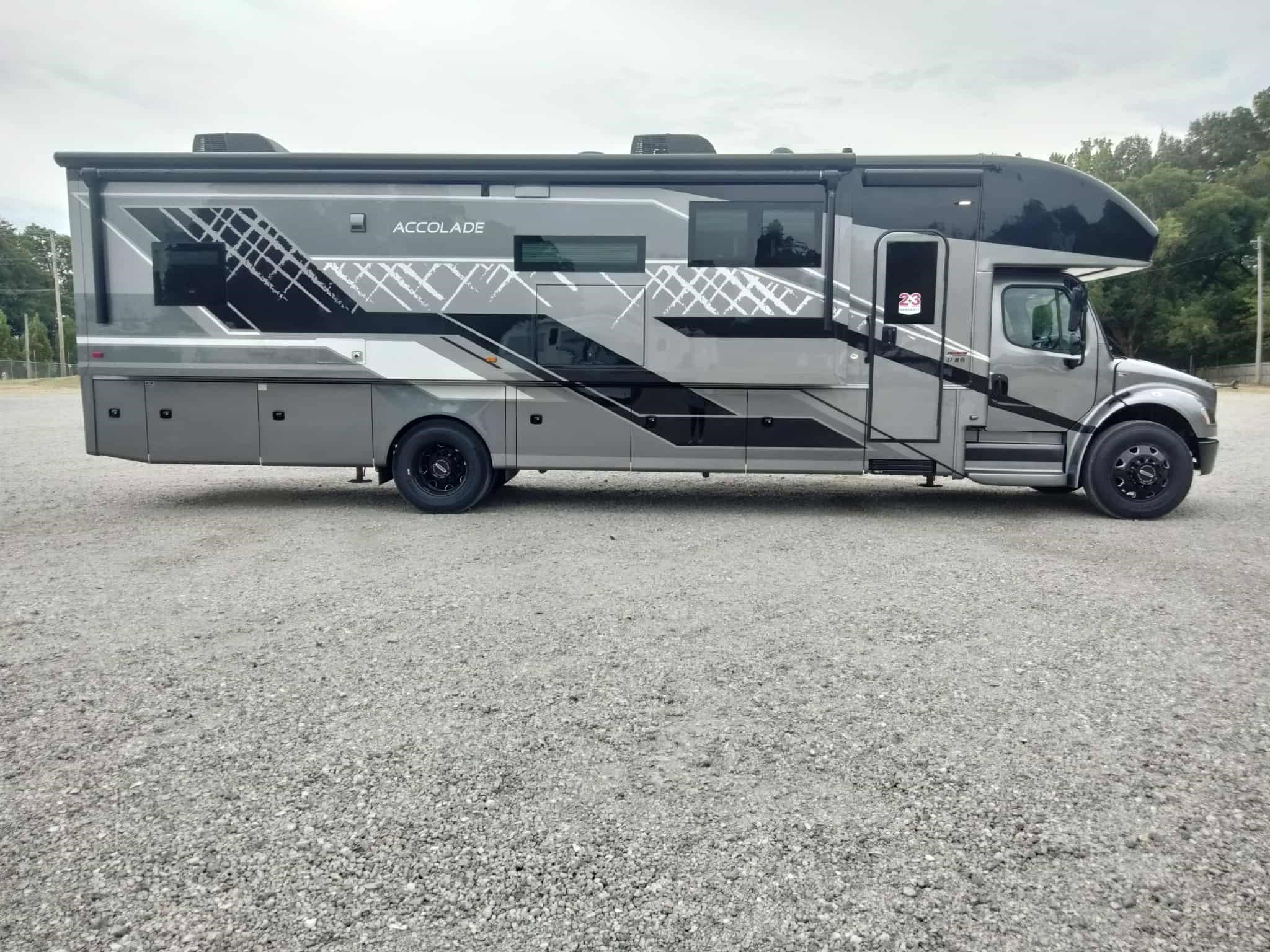 2026 ENTEGRA COACH ACCOLADE 37M - Image 8