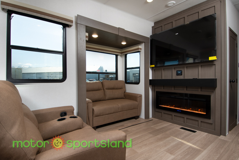 2026 Forest River Blackthorn 3750LK - Image 37