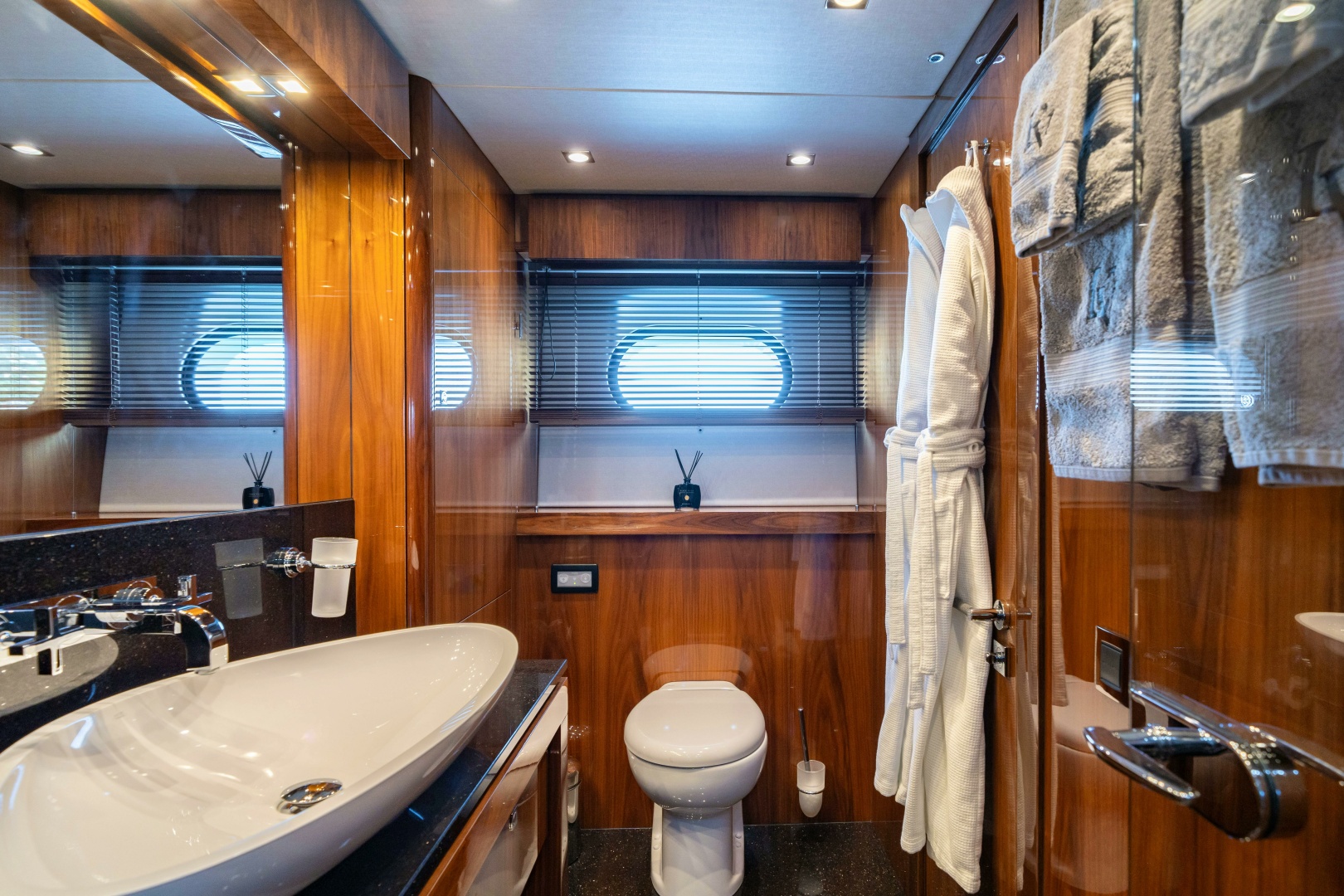 2014 Sunseeker Sunseeker 115 Sport Yacht - Image 21