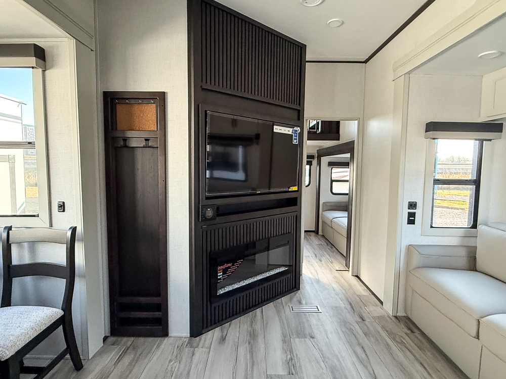 2026 KEYSTONE 380LT - Image 46