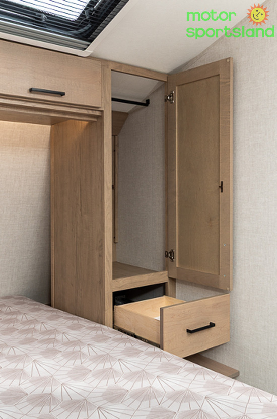 2027 Ember Overland Series 221MSL - Image 33