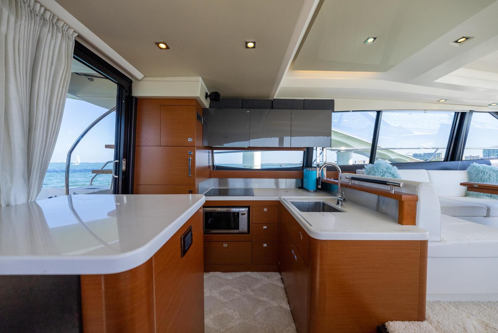 2016 Prestige 550 S - Image 24