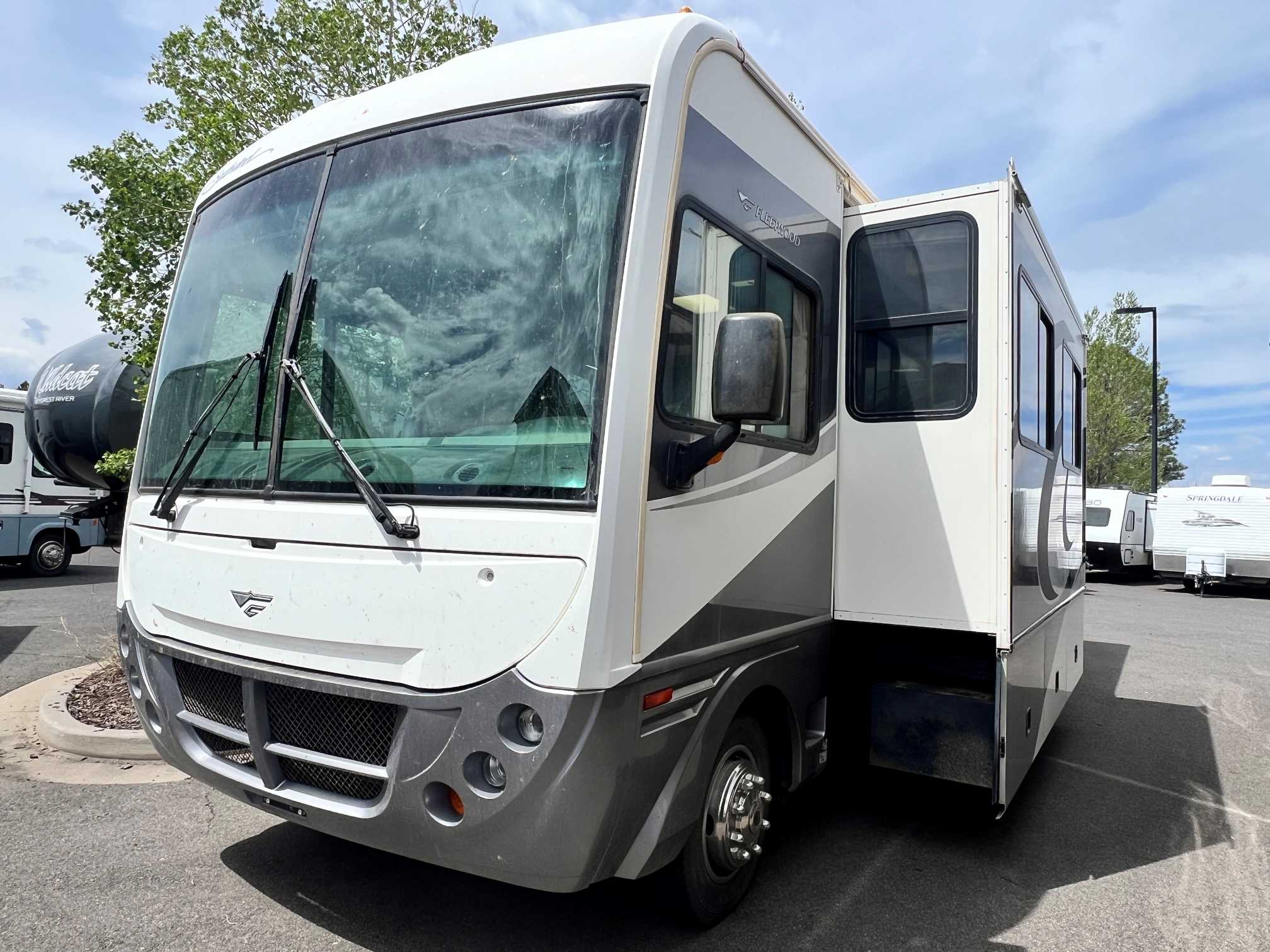 2006 Fleetwood Southwind 32VS - Image 2