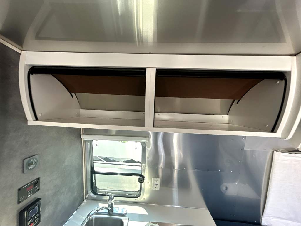 2025 AIRSTREAM BAMBI 16RB - Image 16