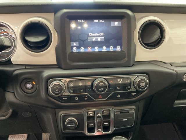 2021 Jeep WRANGLER Utility 4D Sport 4WD - Image 17