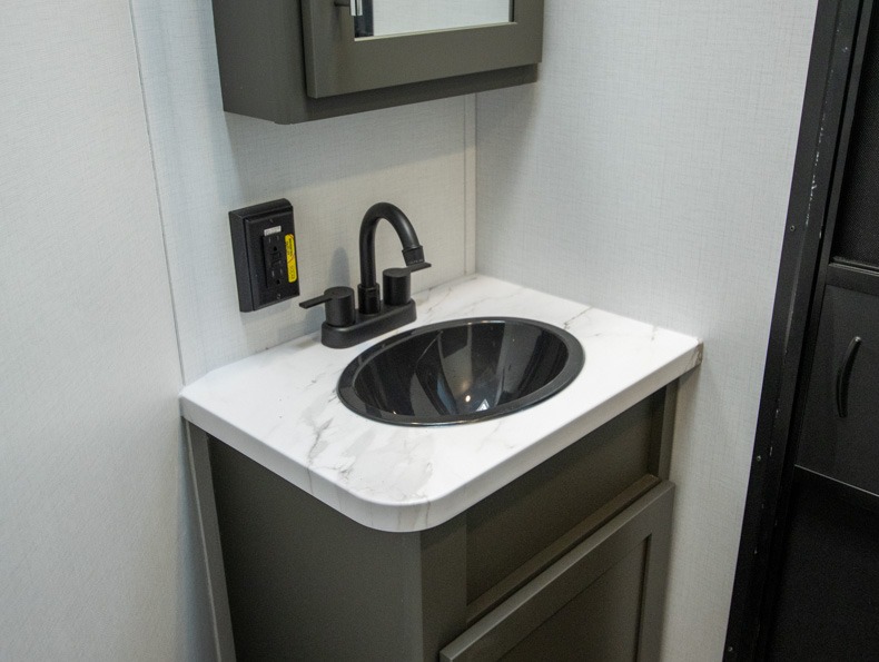 2026 Keystone Bullet Premium 330BKQ - Image 17