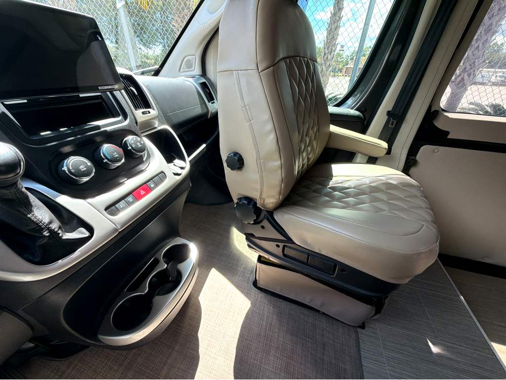 2022 Thor Motor Coach SCOPE 18M - Image 13