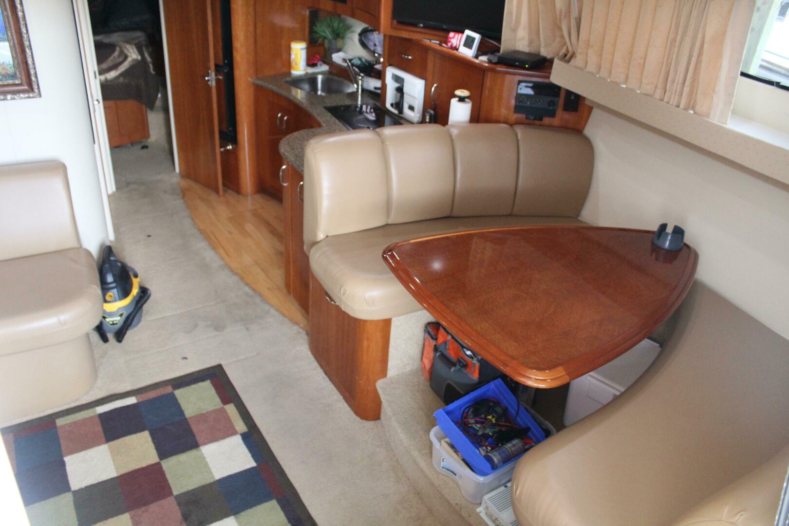 2004 Carver 360 Mariner - Image 10