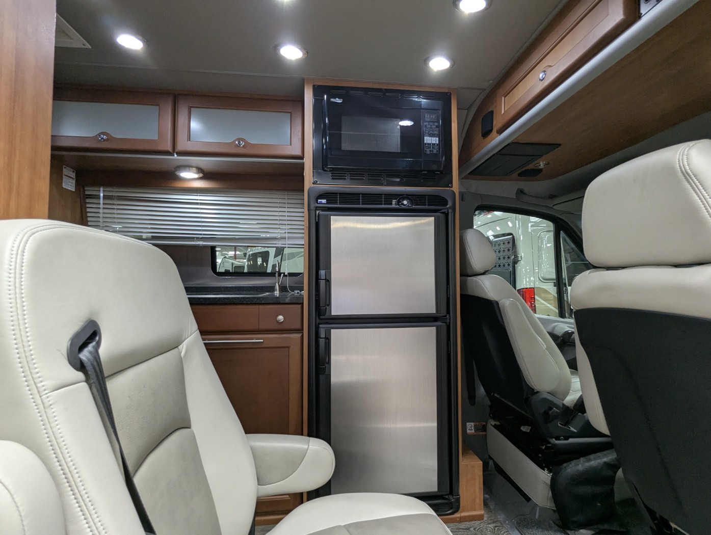 2016 Roadtrek CS Adventurous XL Edition - Image 13