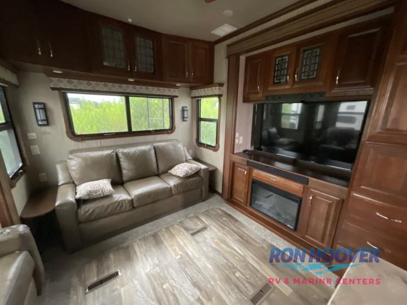 2018 DRV MOBILE SUITES AIRE 38 - Image 7
