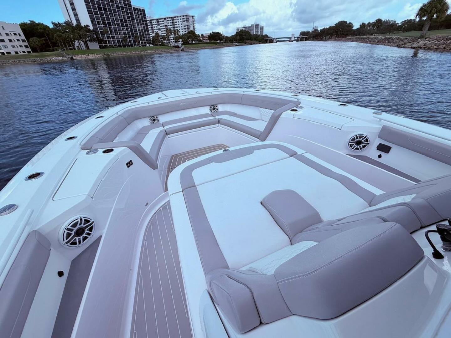 2006 Carver 43 Motor Yacht - Image 28