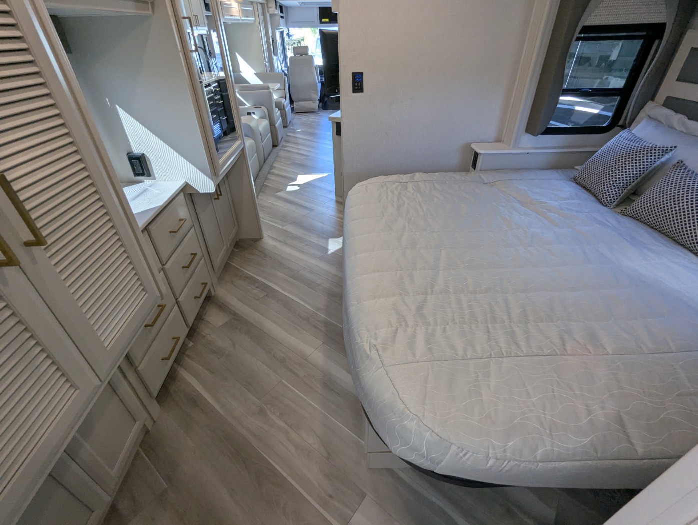 2026 Fleetwood Bounder 35K - Image 30