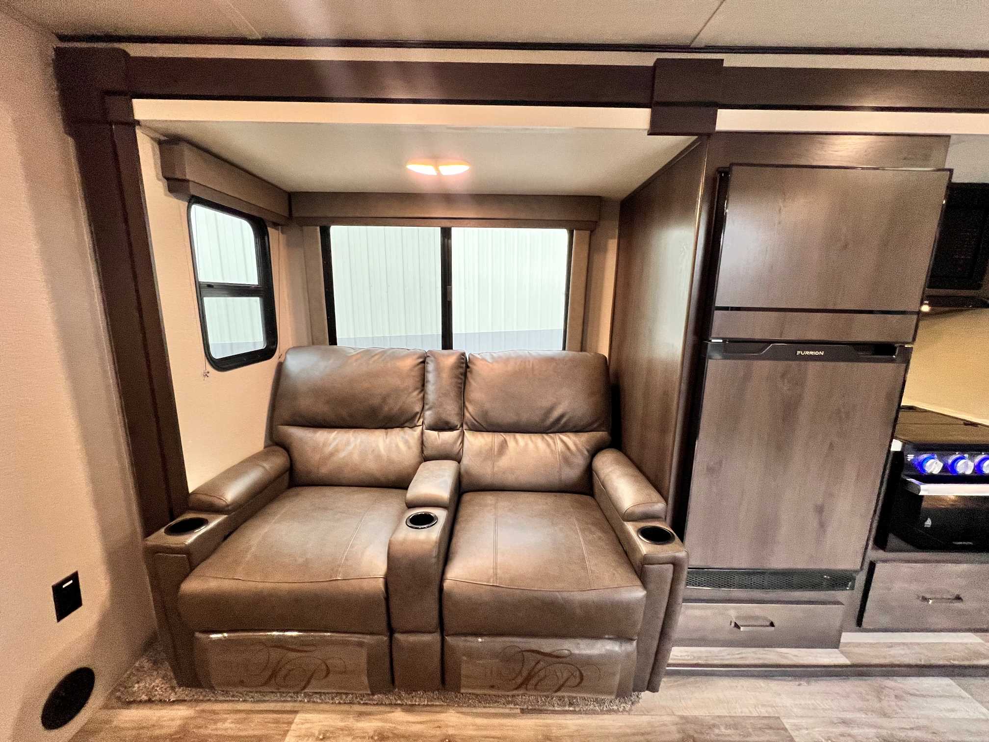 2022 Grand Design Transcend XPLOR 261BH - Image 11