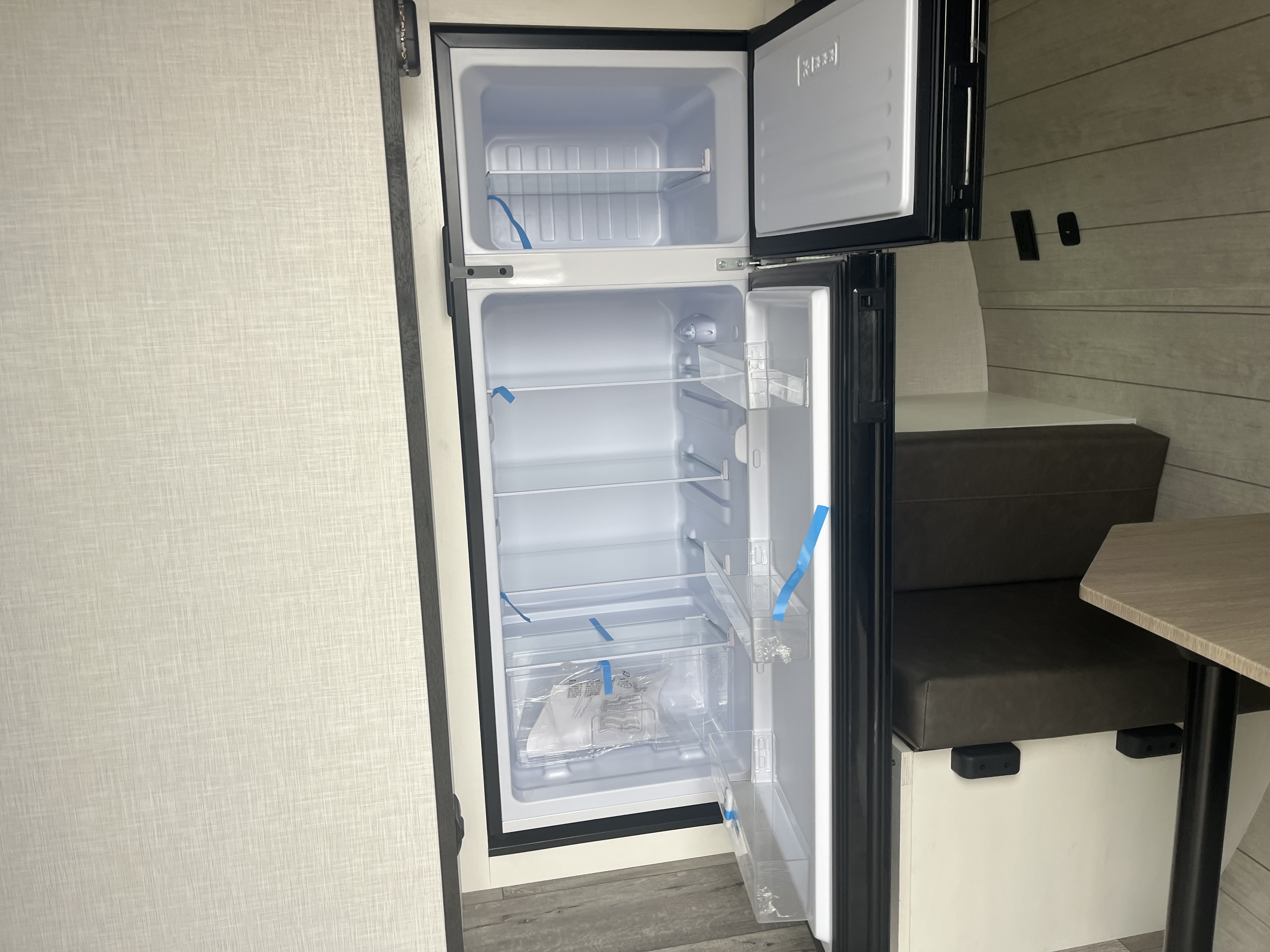 2026 VENTURE RV SIENNA 140VFD - Image 11
