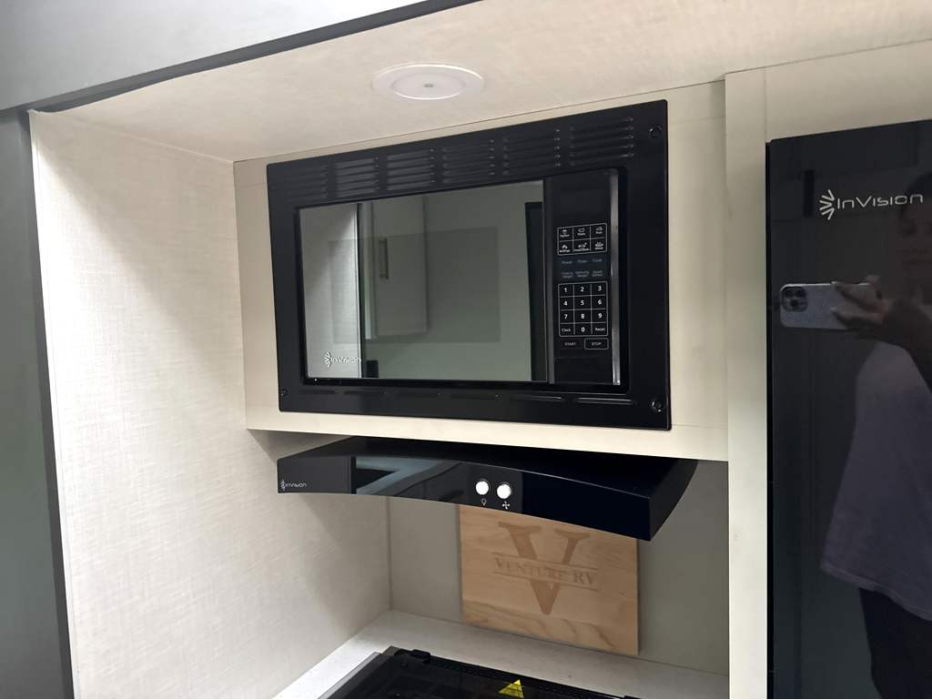 2027 VENTURE RV STRATUS 231VRK - Image 19