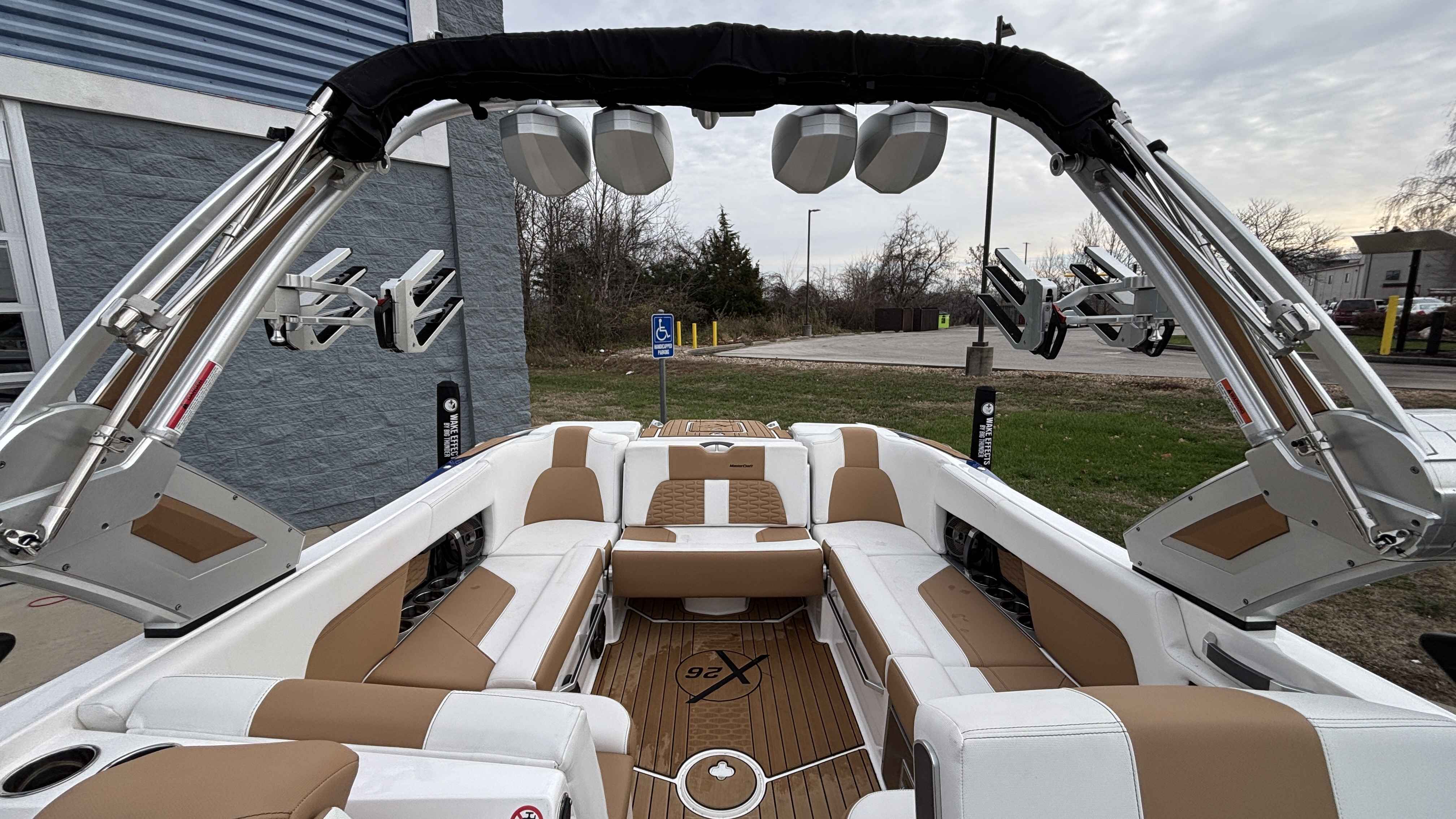 2022 MasterCraft X26 - Image 9