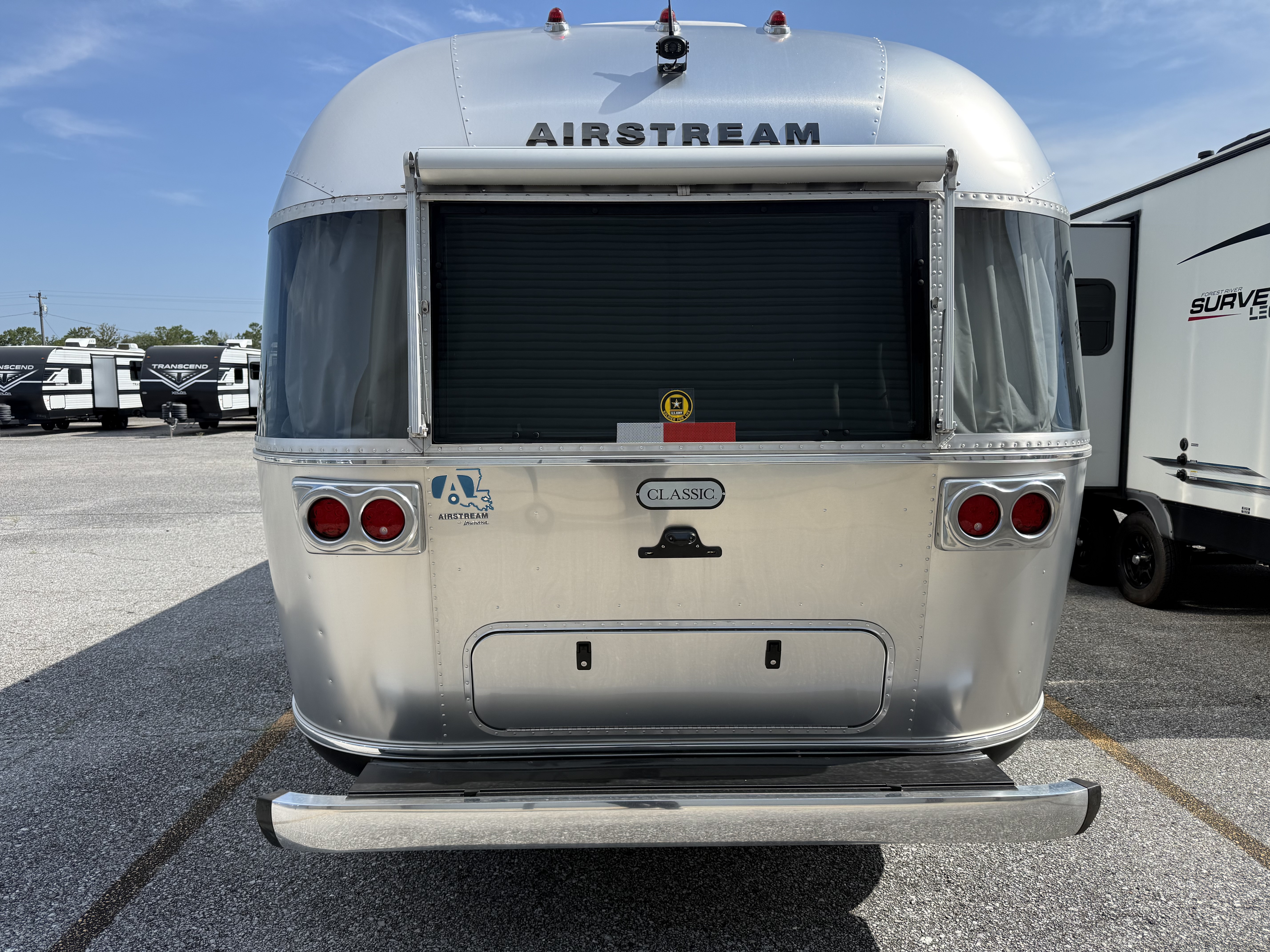 2025 AIRSTREAM CLASSIC 30RB - Image 5