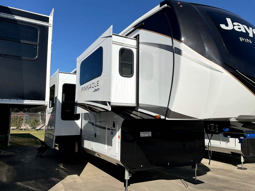 2026 JAYCO PINNACLE 39 FLOK - Image 1