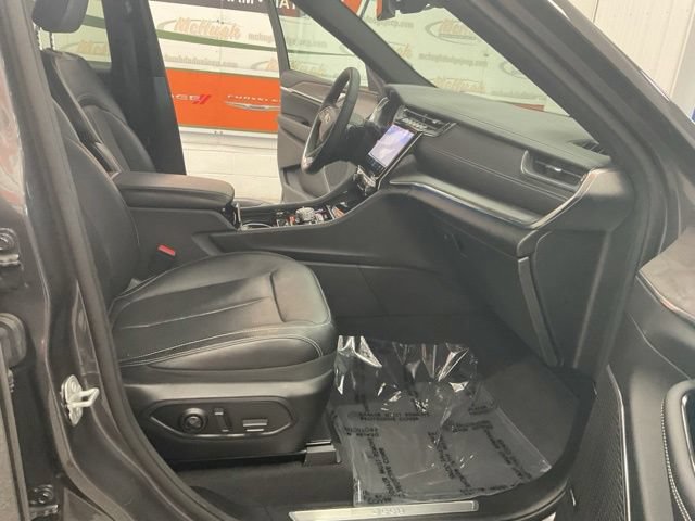 2023 Jeep Grand Cherokee L Utility 4D Overland 4WD V6 - Image 5