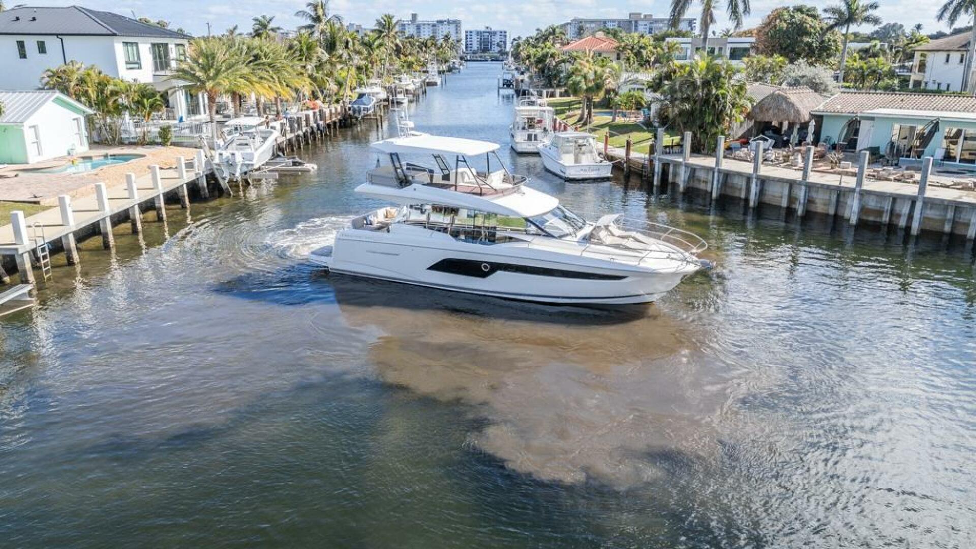 2021 Prestige 520 Flybridge - Image 9