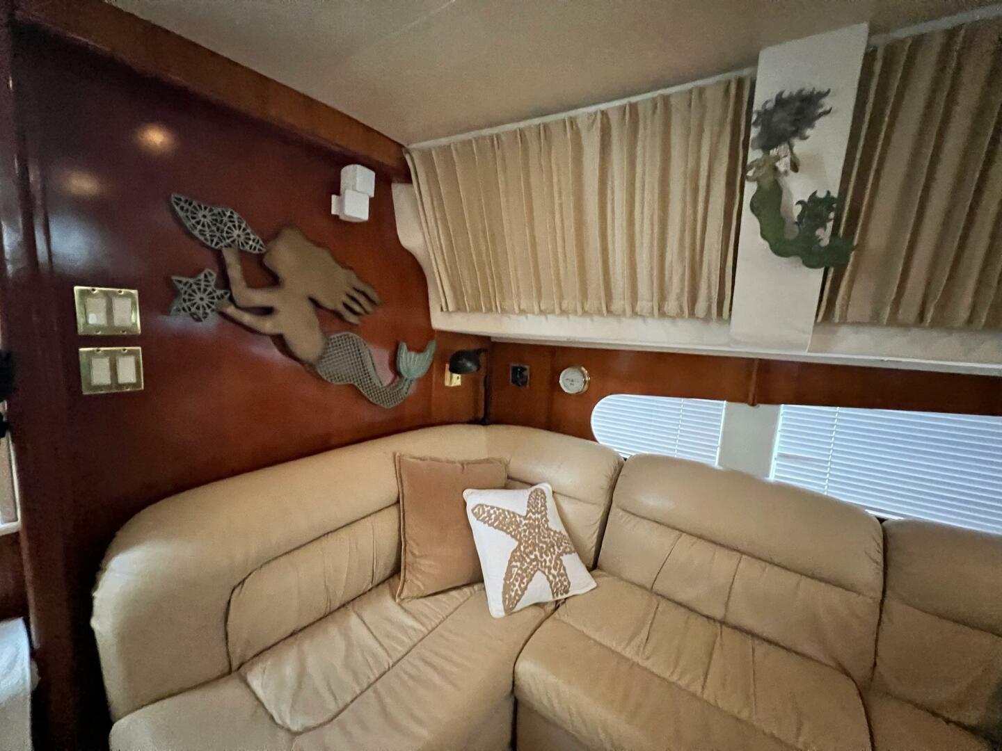 2000 Carver 506 Motor Yacht - Image 19