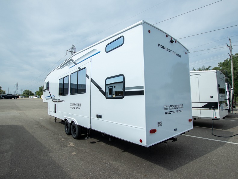 2026 Forest River Cherokee Arctic Wolf 285OPT - Image 3