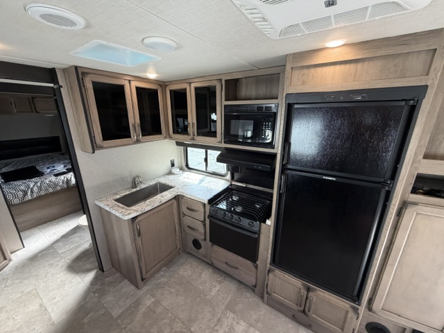 2019 Grand Design Transcend 26RLS - Image 16