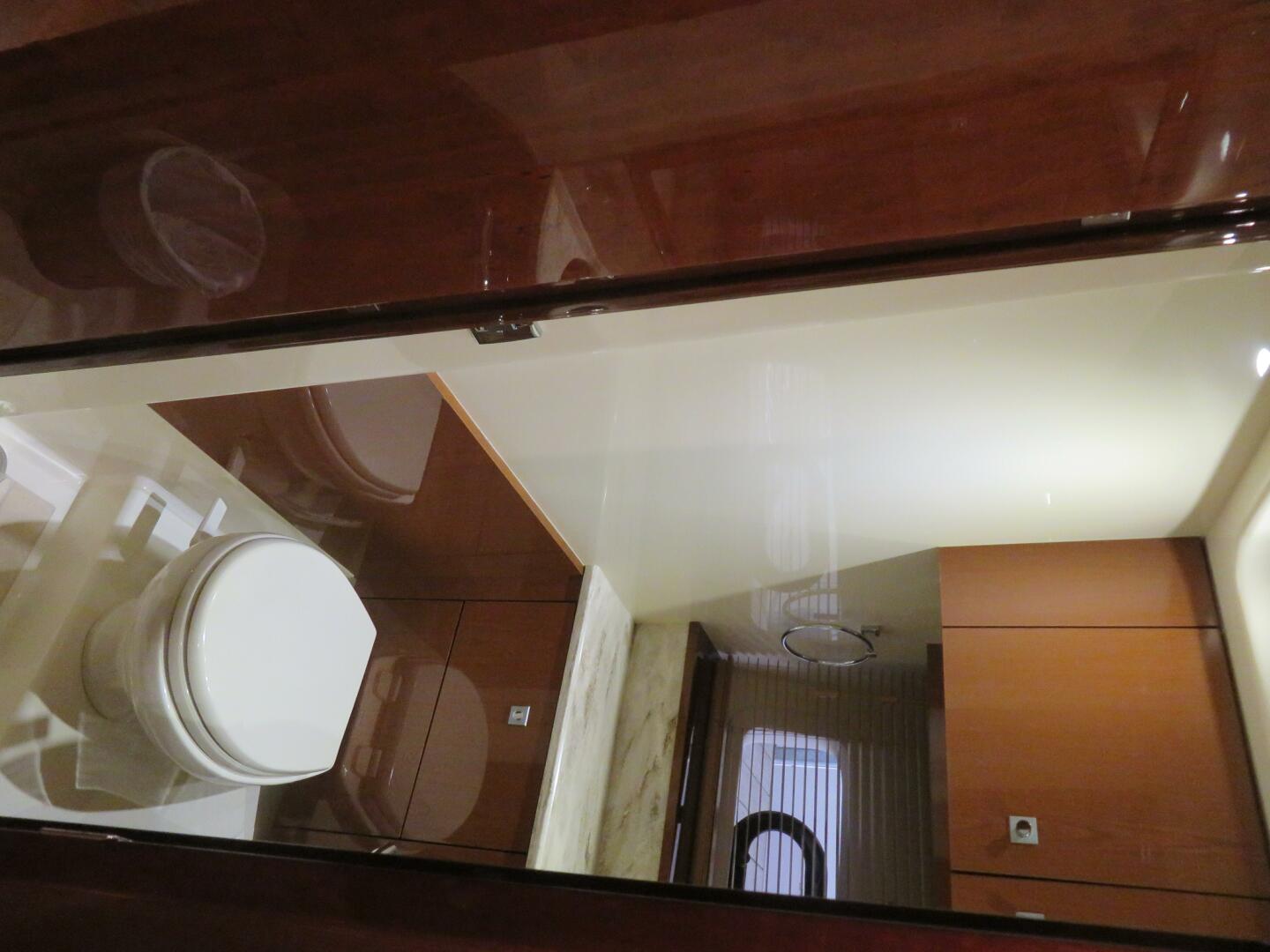 2015 Sea Ray - Image 28