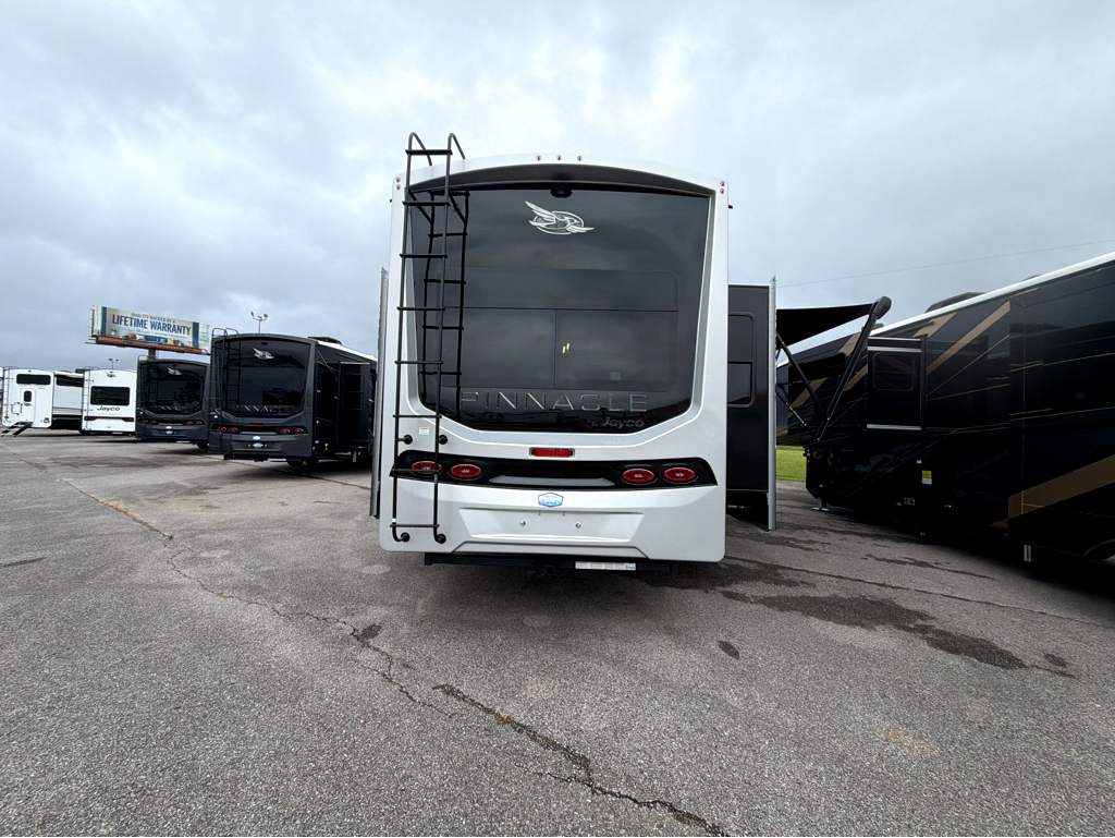 2027 JAYCO PINNACLE 39FBRL - Image 4