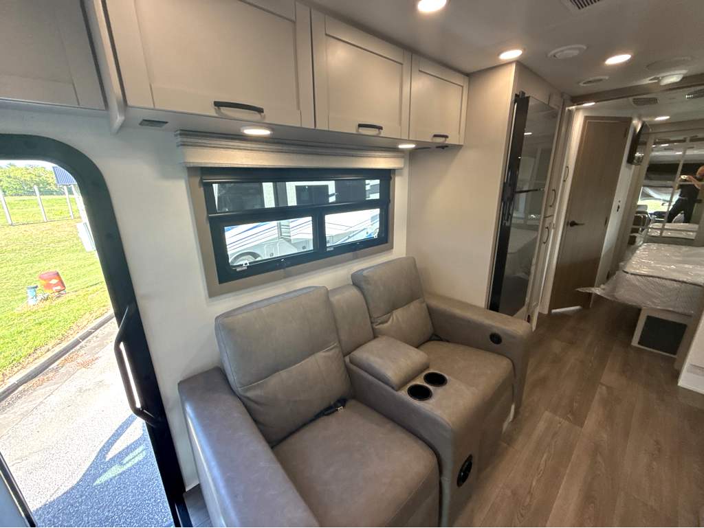 2027 ENTEGRA COACH ESTEEM XL 32U - Image 17