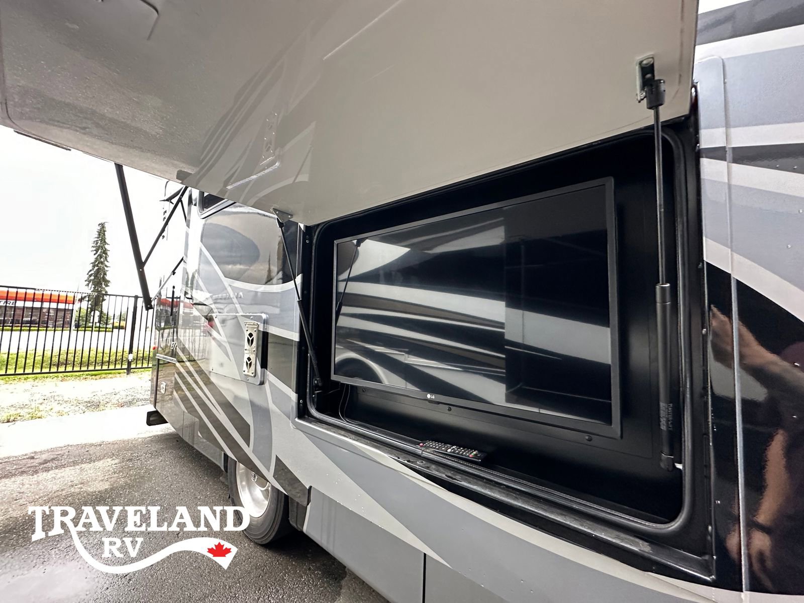2019 Tiffin Allegro Breeze 31 BR - Image 28
