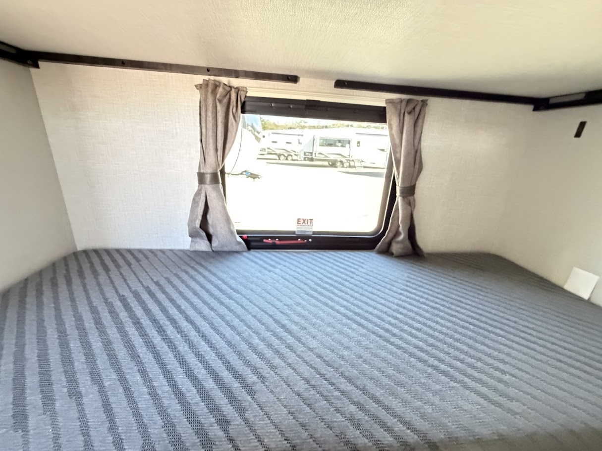 2026 VENTURE RV SPORTTREK 363VFR - Image 38