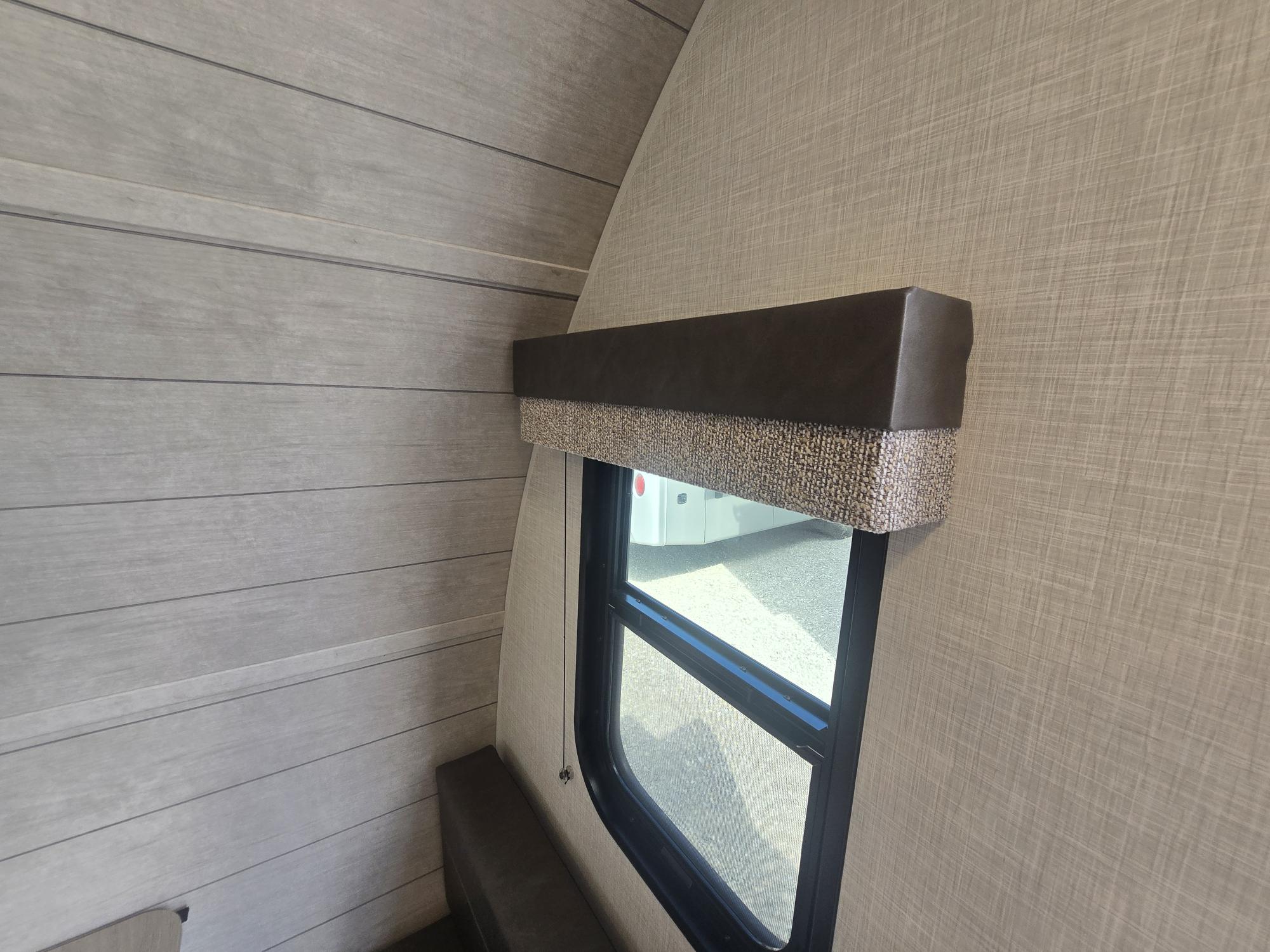 2026 VENTURE RV SIENNA 140VFD - Image 24