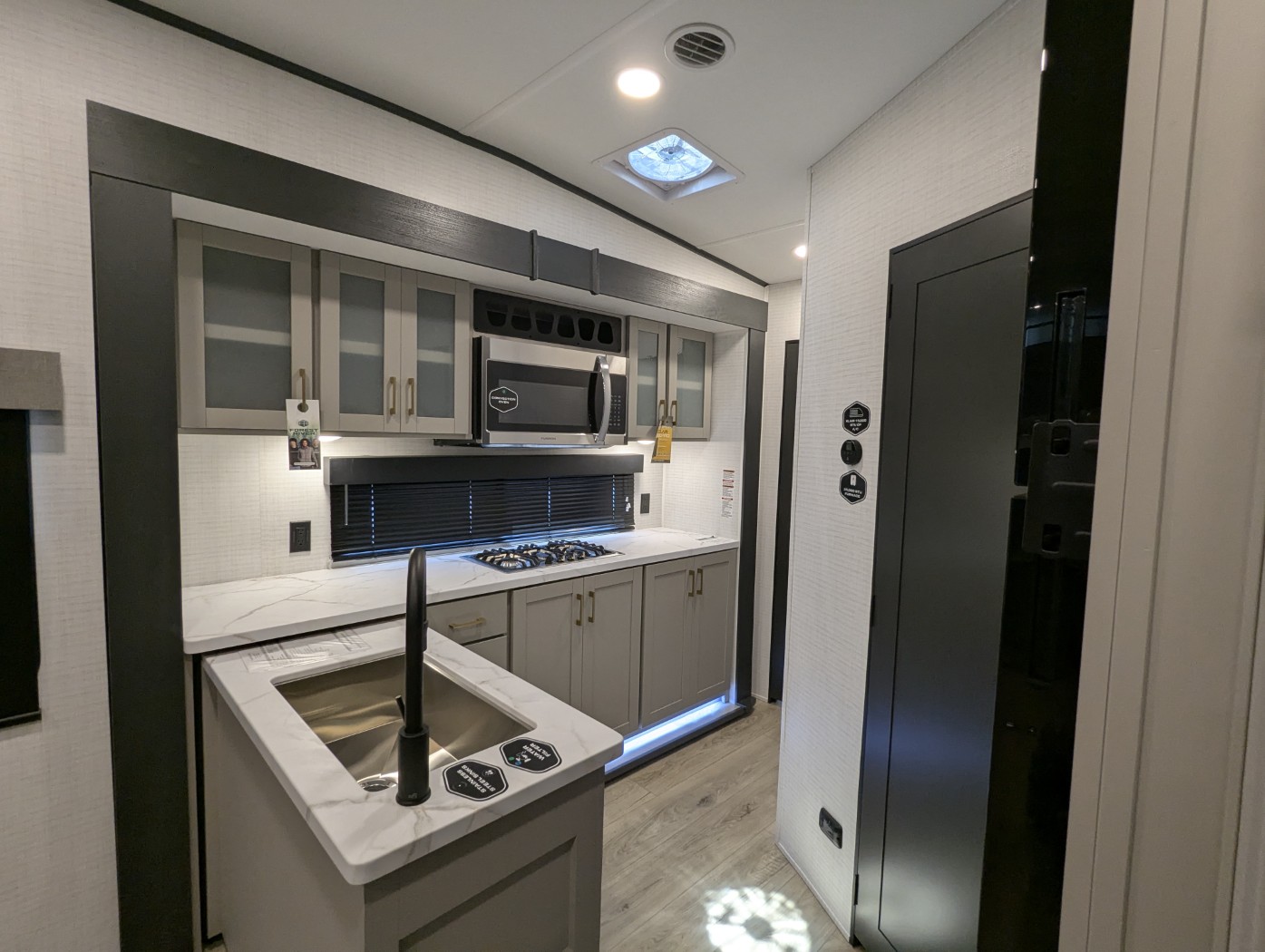 2027 Forest River Stealth 2900 - Image 10