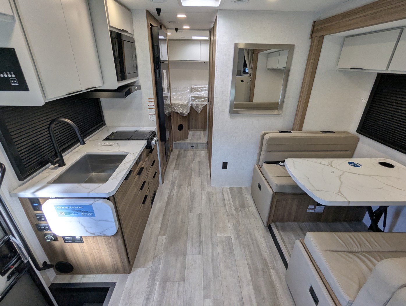 2027 Thor Motor Coach Four Winds 25Z - Image 9