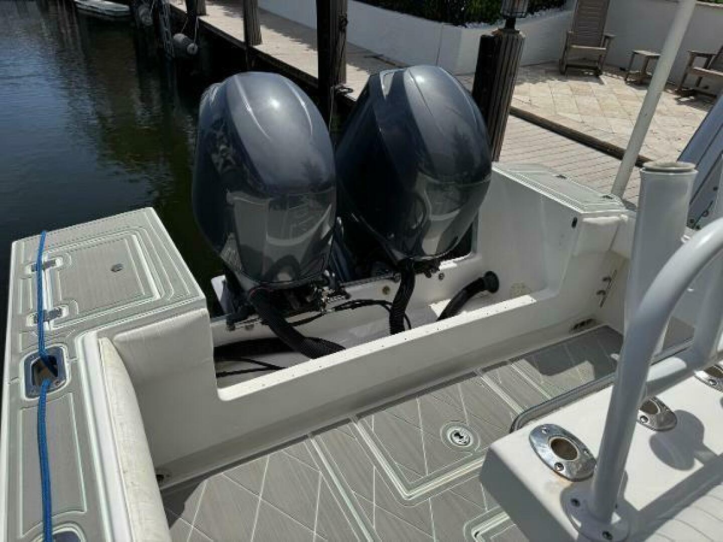 2005 Regulator 23 Center Console - Image 18