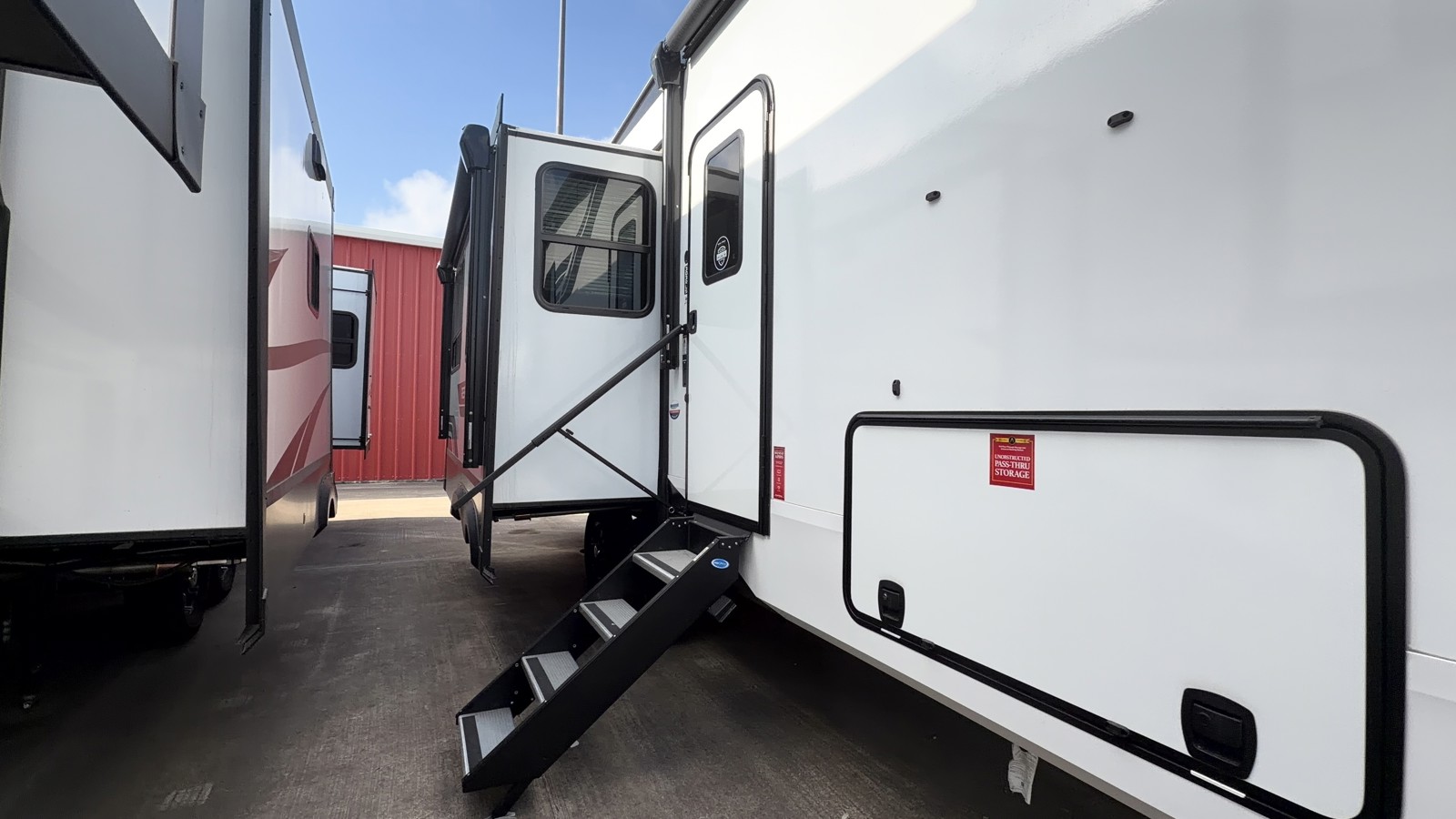 2026 GRAND DESIGN 303RLS - Image 7